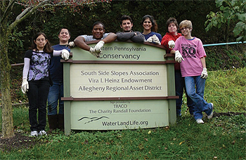 Volunteers from the Western
Pennsylvania School for the Deaf.